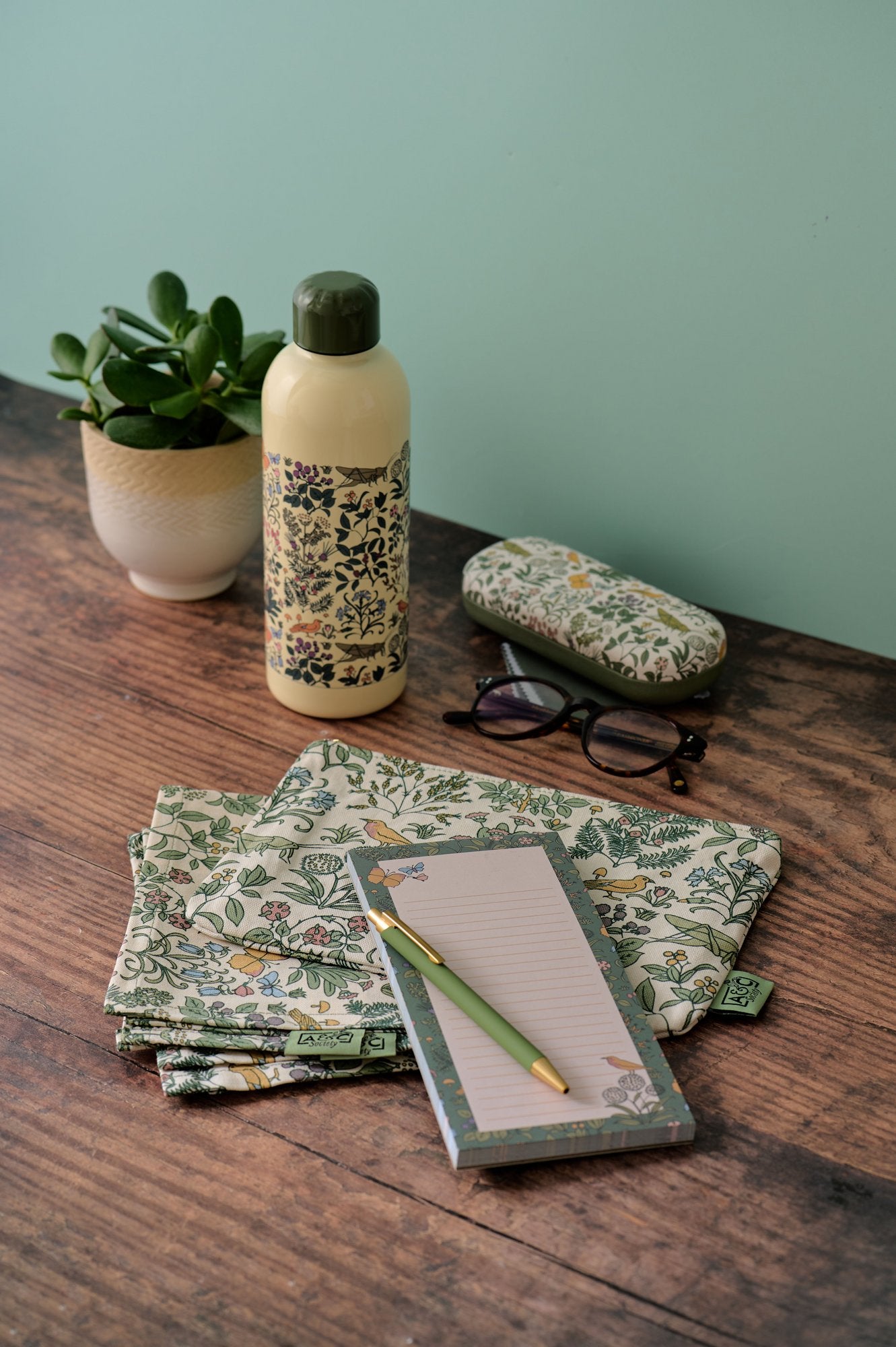 Magnetic Memo Pad - ACS Voysey (Apothecary's Garden)
