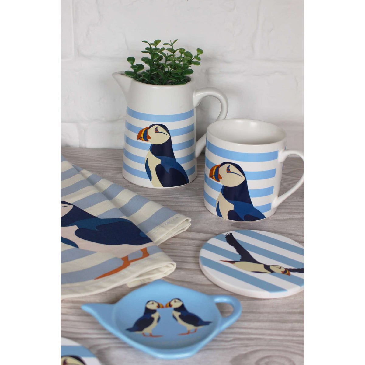 Mug Classic (310ml) Boxed - RSPB (Puffin Blue)