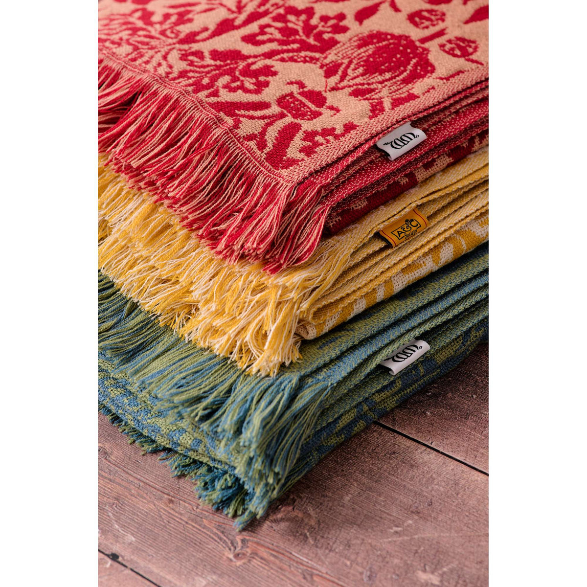 William Morris Strawberry Theif 125x150cm Blanket Quince